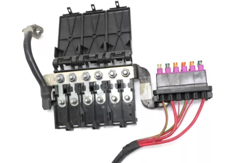 Skoda Fabia 5J Kasten Abdeckung Batterie Sicherungsträger Sicherung 5J0937548 (117745)