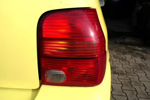 VW Lupo Rücklicht hinten rechts 6X0945111D Rückleuchte Heckleuchte Lampenträger (117854)