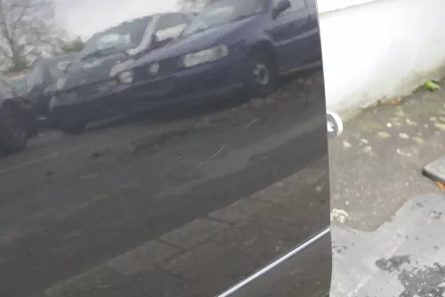 Audi A2 8Z Tür hinten rechts schwarz LZ9W -mit Rahmen, Scheibe & Fensterheber (118117)