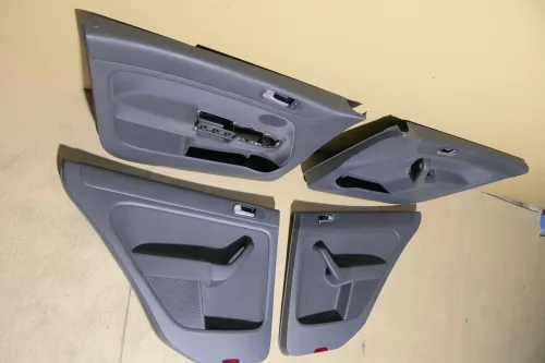 VW Golf Plus 5M 4x Türverkleidung Verkleidung Tür vorn hinten link schwarz  (118268)