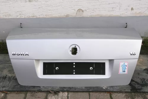 VW Bora Limousine Heckklappe Kofferraumklappe Klappe hinten silber LA7W (118470)