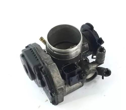 Golf 4 A3 8L Drosselklappe Drosselklappenstutzen AGN 125PS 1,8 92kw 06A133064M