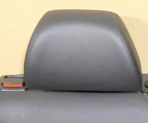 VW Passat 3B 3BG Kopfstütze Sitz Sitze hinten rechts oder links schwarz Leder (119100)