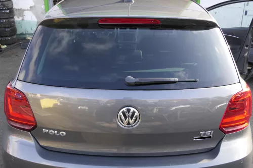 VW Polo 6R 6C Heckklappe Kofferraumklappe Klappe Scheibe grau LD7R -ohne Anbaute (119152)