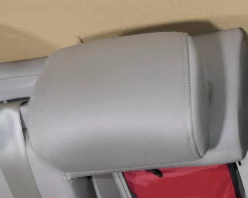 Audi A4 B8 8K Kopfstütze hinten in der Mitte grau lichtgrau 8K0885975A (119293)