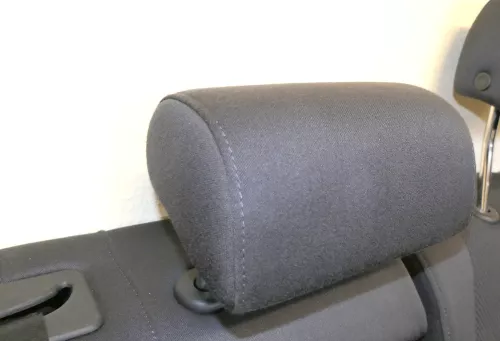 Audi A4 B6 8E Kopfstütze hinten in der Mitte sunkel anthrazit schwarz 8E0885921L (119996)
