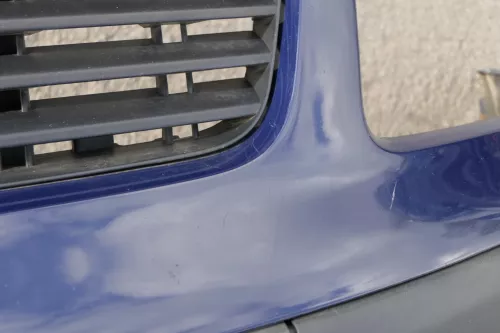 VW Passat 3B Stoßstange vorne Frontstoßstange Stoßfänger vorne blau LA5E (120742)