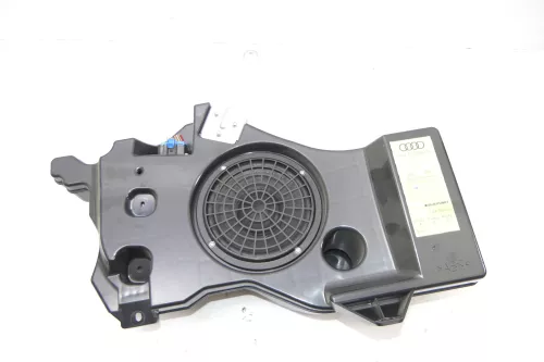 Audi A3 8P Subwoofer 8P4035382B Lautsprecher Bassbox 4/5-Türer  (122320)
