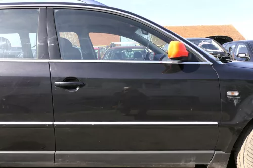 VW Passat 3B 3BG Kombi + Limo Tür vorne rechts Beifahrertür schwarz LC9Z Q9 (122547)