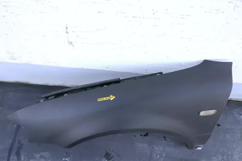 VW Passat 3B Kotflügel vorne links schwarz matt (123020)
