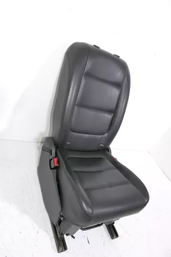 VW Sharan 7N Alahmbra Sitz hinten in der MItte mittig 1.Sitzreihe Kunstleder  (123213)