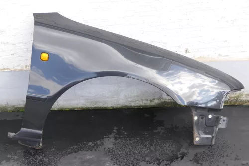 Audi A4 B5 (bis caMitte1999 Bild vergleic) Kotflügel vorne rechts schwarz LZ9U v (123275)