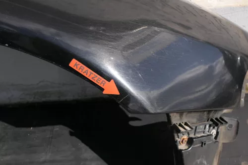 Audi A4 B5 (bis caMitte1999 Bild vergleic) Kotflügel vorne rechts schwarz LZ9U (123277)