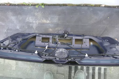 VW Golf 5 V Heckklappe hinten Kofferraumklappe mit Scheibe blau LA5G (123370)