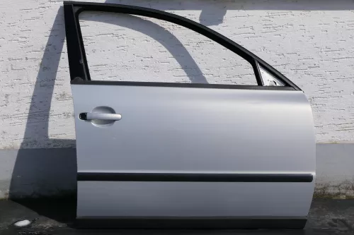 VW Passat 3B 3BG Kombi Limo Tür vorne rechts Beifahrertür grau silber LB7Z satin (123551)