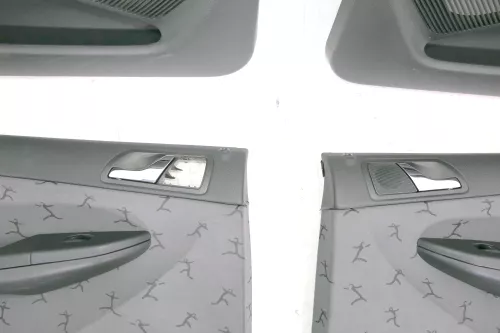 4 x Skoda Fabia 6Y Stufenheck Türverkleidung Verkleidung Tür vorn hinten links  (123991)