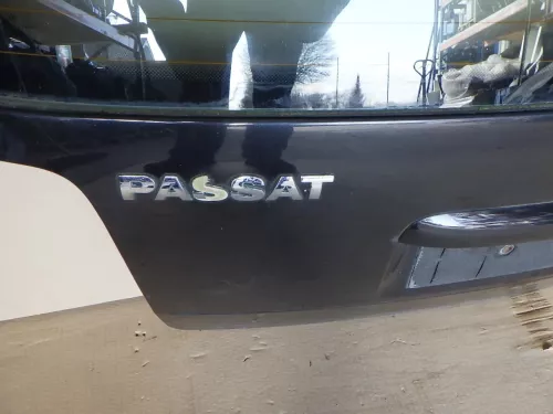 VW Passat 3B Kombi Variant Heckklappe Klappe hinten mit Scheibe schwarz LC9Z (125448)