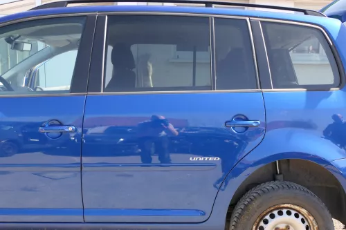 VW Touran 1T 1T3 Tür hinten links blau LC5C mit Scheibe United (125906)