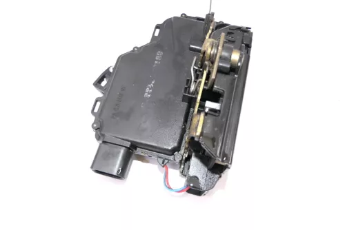VW Golf 4 Passsat Stellmotor Tür Türschloß mit Zentralverriegelung vorne links  (126282)