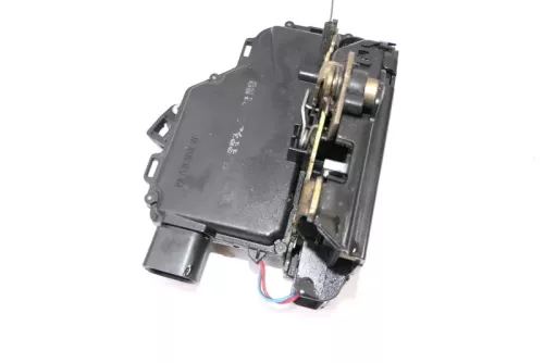 Seat Leon Octavia Stellmotor Tür Türschloß mit Zentralverriegelung links vorne (126285)