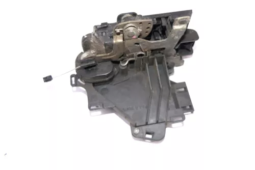 VW Golf 4 Passsat Stellmotor Tür Türschloß OHNEZentralverriegelung vorne links  (126296)