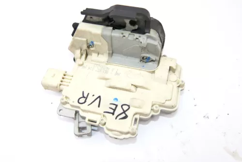 Audi A4 8E Stellmotor Tür Türschloß mit ZV vorne rechts 8E1837016AA (126297)
