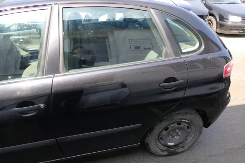 Seat Ibiza 6L Tür 4/5-Türer hinten links schwarz LC9Z - ohne Anbauteile (127714)
