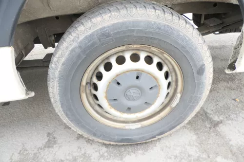 VW Crafter 2E Felgen Reifen 235/65 R16C 102/100R Winterreifen 6,5x16H2 ET62 (128204)