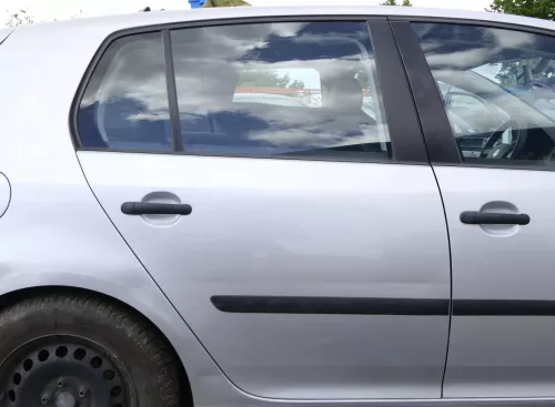 VW Golf 5 V 1K Tür nur Türblatt hinten rechts 4/5-Türer grau silber LA7W reflex