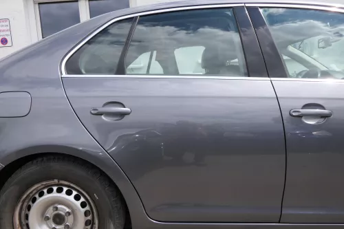 VW Jetta 1K Tür hinten rechts grau LD7X Platinumgrey - ohne Anbauteile (128689)