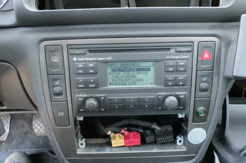 VW Passat 3B 3BG Golf 4 Navi Navigationssystem Navi CD 1J0035191A BNO 881 m Code (128767)