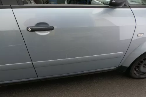 Audi A2 8Z Tür nur das Türblatt vorne rechts LY7R blau türkis grün kristallblau (129256)