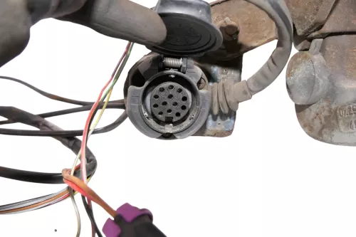 VW Passat 3B Anhängerkupplung Anhängekupplung mit Kabelbaum ohneSchlüssel (129464)