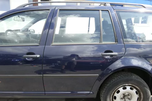 VW Golf 4 Bora Tür hinten links nur Kombi / Variant blau perlblau LA5G (129705)