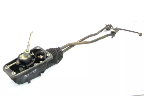 VW Passat 3B Schaltgestänge 4B0711025F AKN AKE FRF (129772)