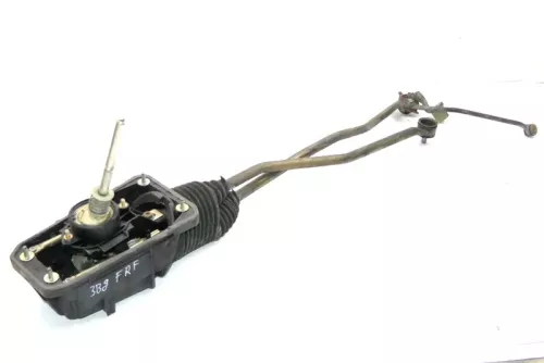 VW Passat 3B Schaltgestänge 4B0711025F AKN AKE FRF (129772)