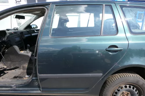 Skoda Octavia 1Z Kombi Tür hinten links grün LF6K (ohneAnbauteile) (130278)