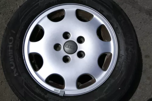 Audi A4 B5 A6 4B Alufelgen 205/60 R15 91H 6jx15H2 ET45 Reifen Felgen 5-6mm Ronal (130405)