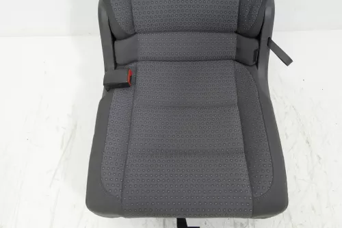 VW Touran Sitz hinten links (hintern Fahrersitz) Rücksitz anthrazit Isofix (130530)