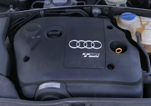 Audi A4 8D A6 4B Motorabdeckung Abdeckung Motor Blende 1,9 TDI 038103925AR c