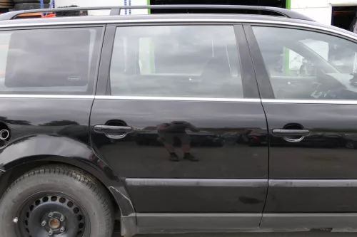 VW Passat 3B 3BG Kombi Variant Tür hinten rechts schwarz L041 uni (140175)