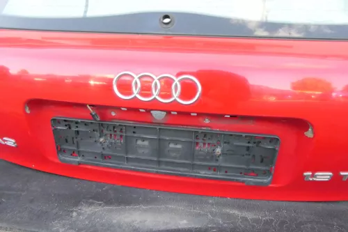 Audi A3 8L bis cBj. ca1999 Heckklappe Kofferraumklappe Klappe hinten rot LY3H la (140561)