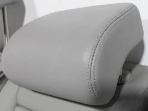 VW Passat 3C Kopfstütze Sitz Sitze hinten in der Mitte grau Leder  (141173)