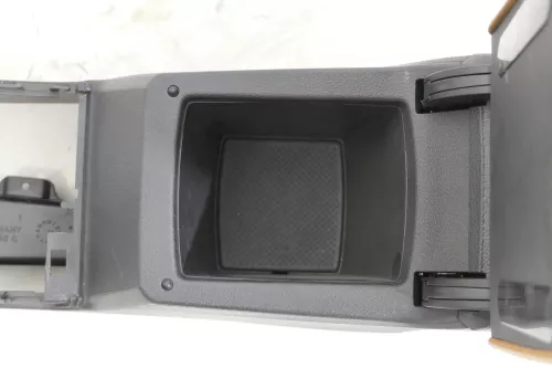 VW Golf 7 5G Mittelarmlehne Armlehne original mitte braun (141660)