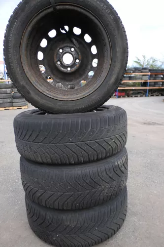 Audi A4 B5 A6 4B Passat 3BG Felgen Reifen Winterreifen M+S 205/55 R16 91H 5-6mm (141738)