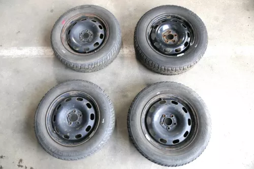 4x VW Golf 4 Bora 195/65 R15 91T Winterreifen M+S Reifen 6jx15H2 ET38 ca. 4-5mm