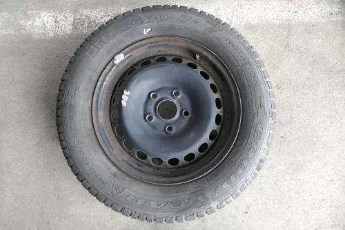 Audi A4 B5 A6 4B Passat 3BG Felgen Reifen Winterreifen M+S 195/65 R15 91T c5-6mm (141779)