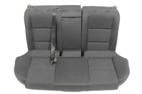 Audi A4 B6 B7 8E Sitz Rückbank Rücksitzbank hinten 3-Punkt-Gurt schwarz Armlehne (141859)