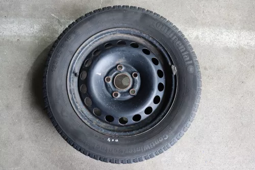 VW Golf 6 Touran 1T 195/65 R15 91T Winterreifen M+S Felgen Reifen M&S ca. 4-8mm  (142209)