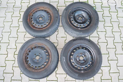 VW Golf 6 Touran 1T 195/65 R15 91T Winterreifen M+S Felgen Reifen M&S ca.3-6mm (142232)